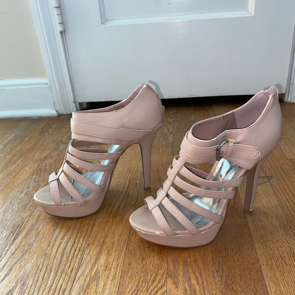Shi by Journeys nude heels size 8 1/2